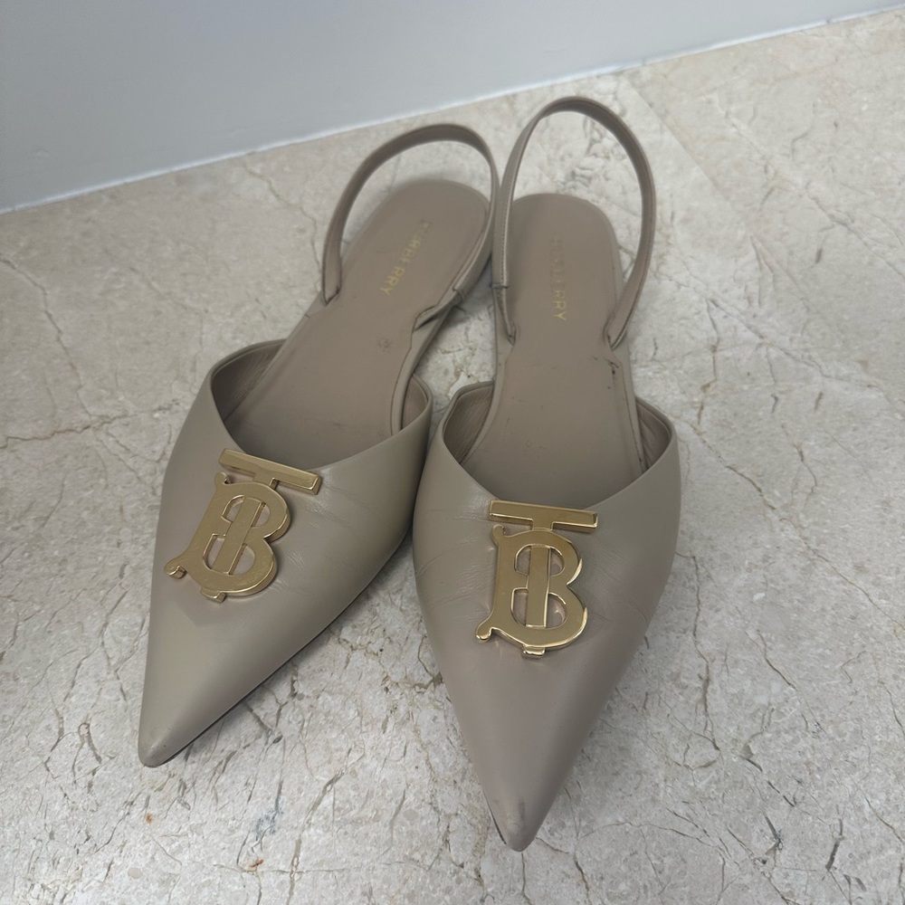 Burburry leather pointed toe sling back tan flats